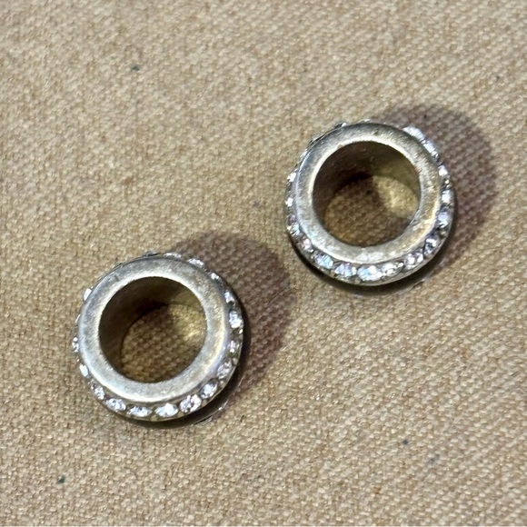 Two Brighton Intrigue beads Black enamel between two rows of clear crystals - Picture 4 of 7